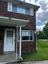 Building Photo - 6360 Ambleside Dr