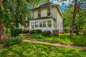 Building Photo - 724 NE Wabash Ave