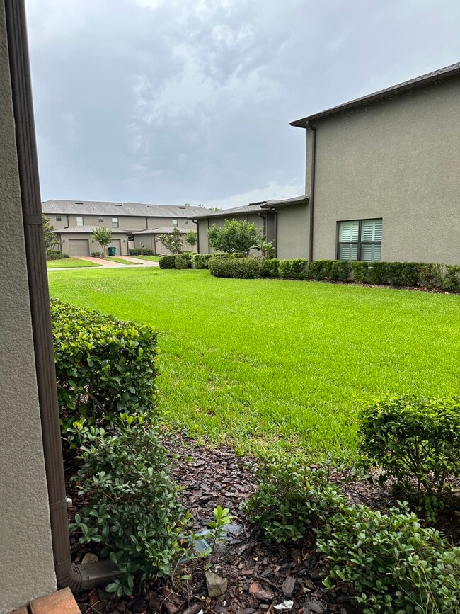Foto del edificio - 28601 Tranquil Lake Cir