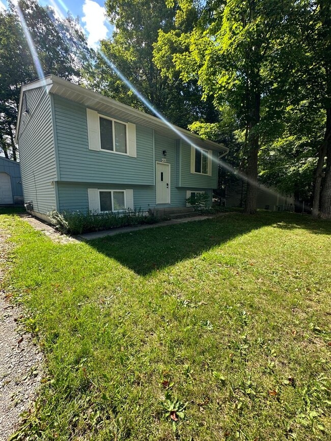 Foto del edificio - Updated and spacious! Ready for move in!