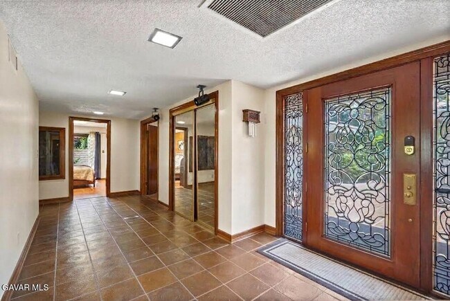 Foto del edificio - 10307 Donna Ave