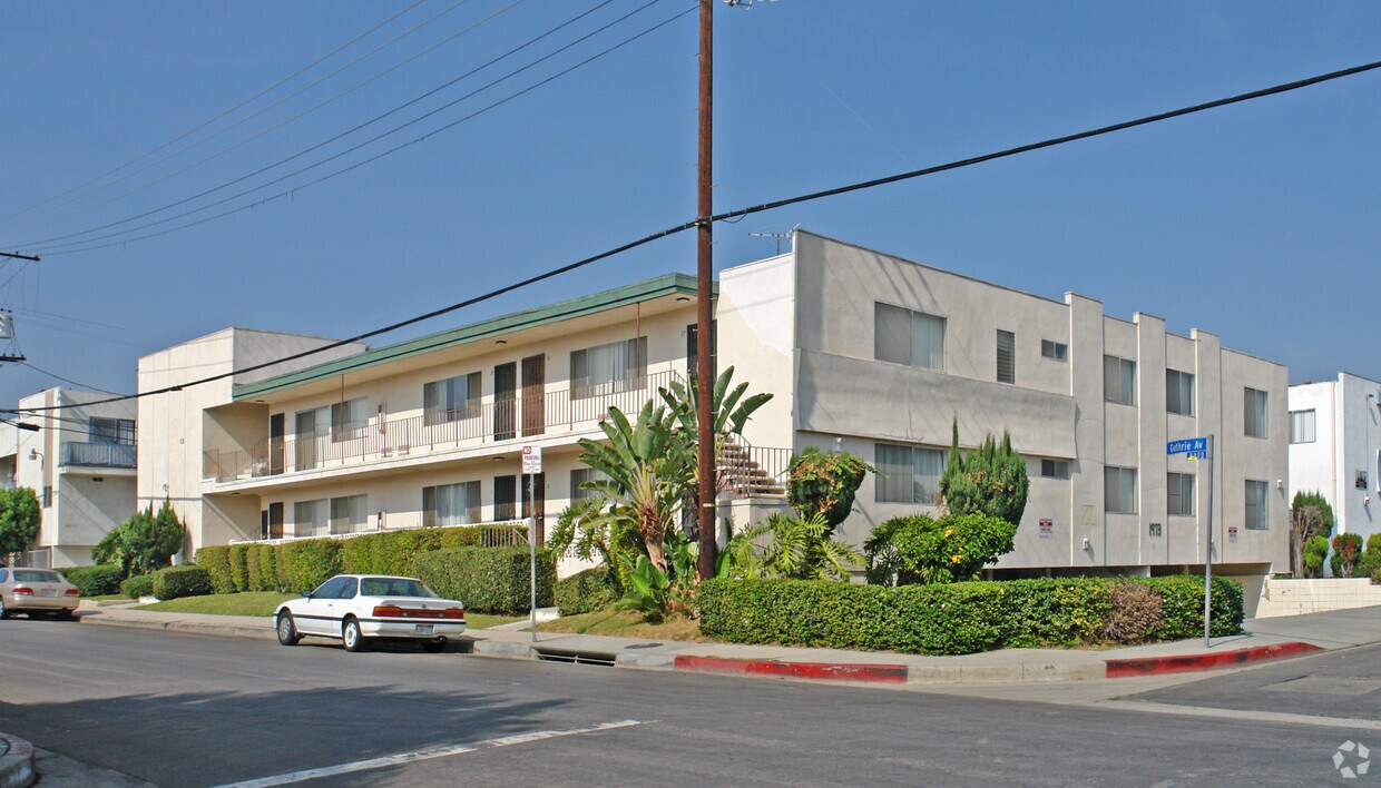 Foto principal - 1973 S Bedford St