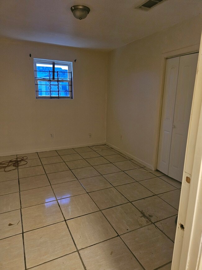 Building Photo - 4609 Flake Ave