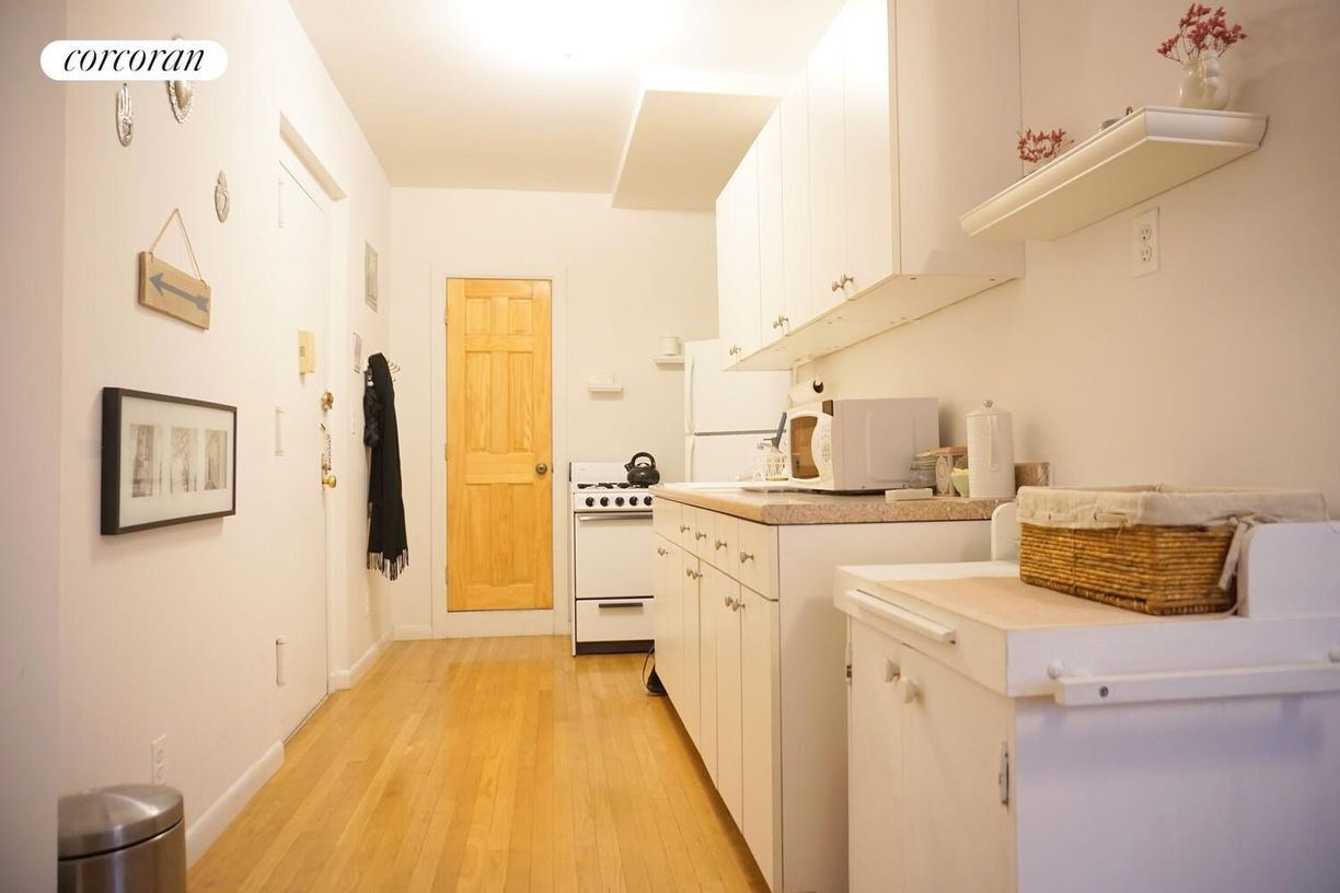 Foto del edificio - 536 E 82nd St