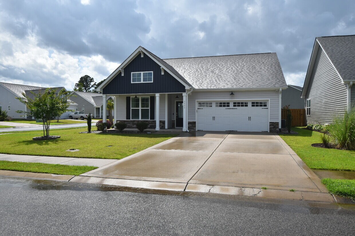 Foto principal - 3005 Primrose Ln