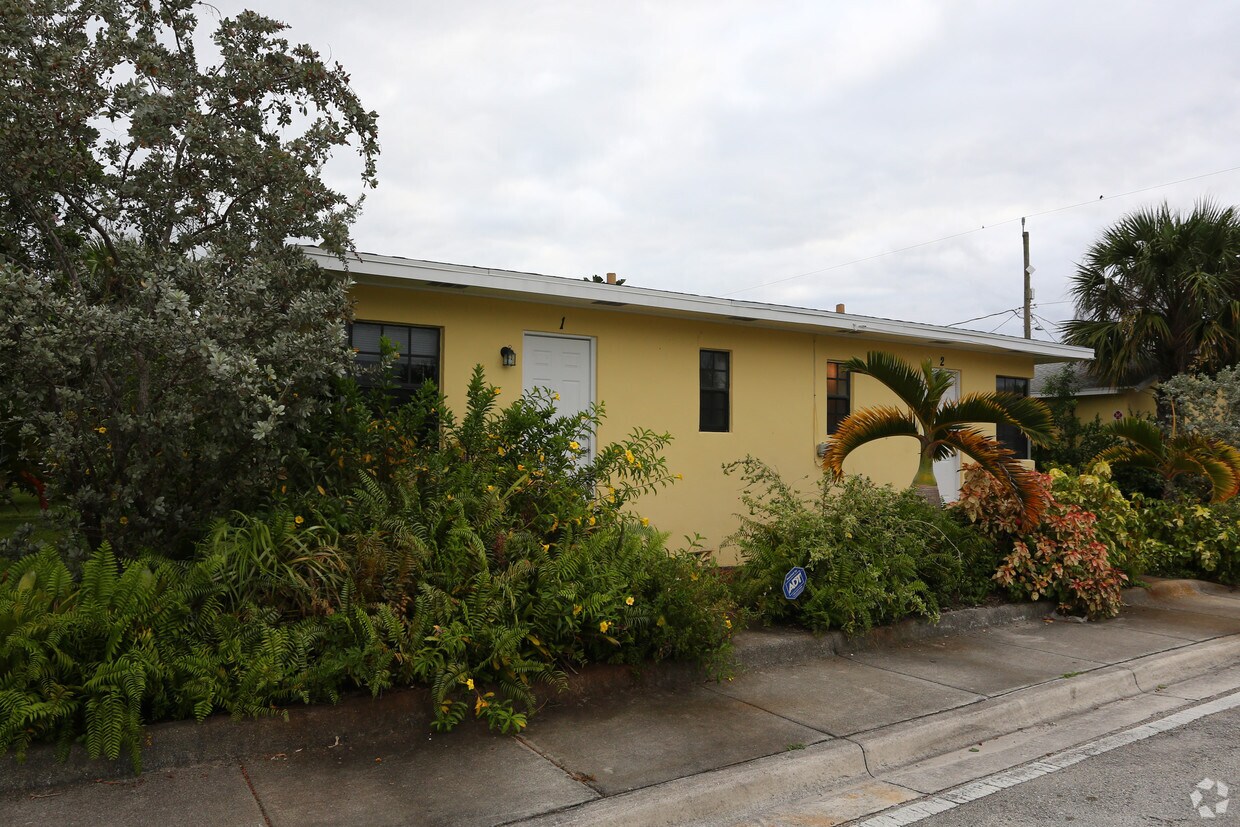 Building Photo - 1102 N Federal Hwy