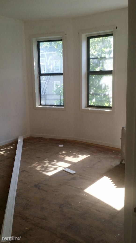 Building Photo - 5 br, 1 bath Apartment - 88 Saratoga Ave 5