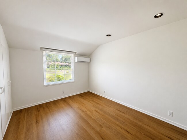 Foto del edificio - Experience Spacious and Upgraded Living in this 4BD / 3BA San Marino Home with a Private Pool!