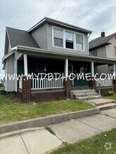 Building Photo - 950 Burgess St
