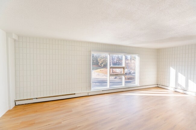 Building Photo - The Britannia