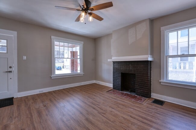 Building Photo - 68 Dewey St