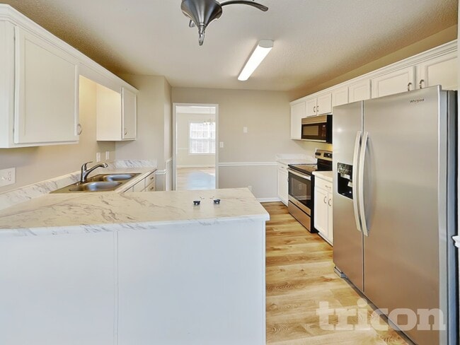 Building Photo - 3411 Bradfield Dr