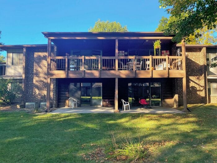 Building Photo - $1300 | 2 Bedroom, 1 Bathroom CONDO | Designed for Ages 55+ | PET Friendly* | Available August 1s...