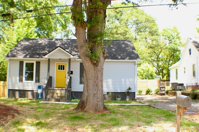 Front of house with side drive - 311 Paris Mountain Ave