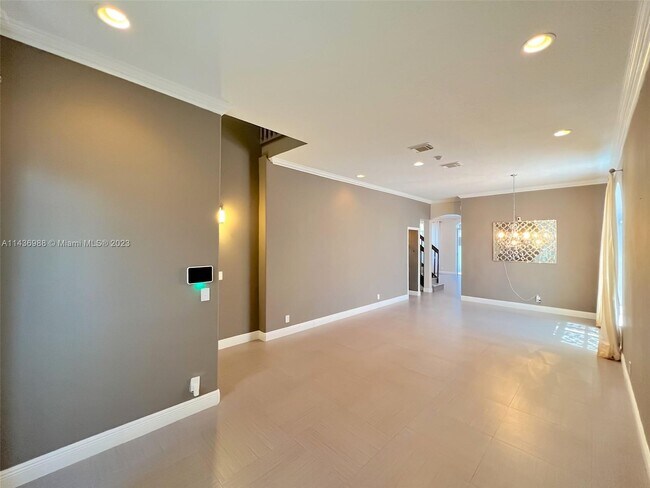 Foto del edificio - 3709 SW 51st St