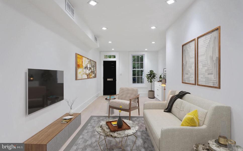 Foto principal - 1664 Avon Pl NW