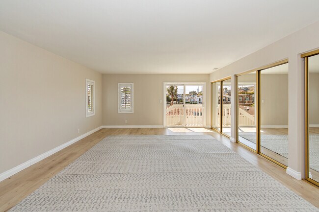 Primary bedroom - 1714 Carlson Ln