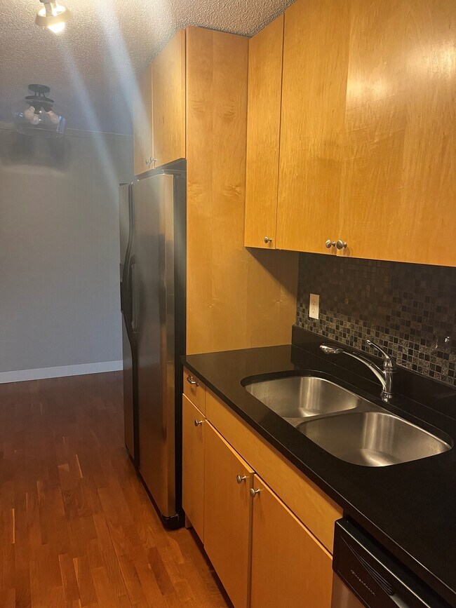 Building Photo - 2800 West 44th St #601