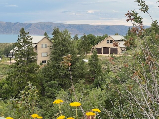 Building Photo - 848 Lakeview Dr