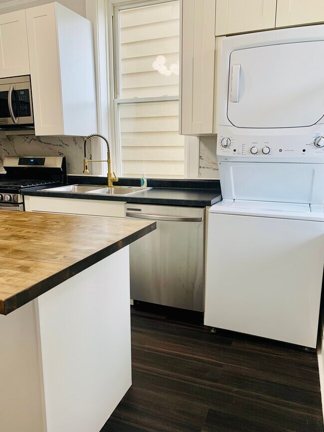 Foto del edificio - 2637 W Walton St