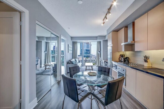 Photo du bâtiment - 299 Front St W