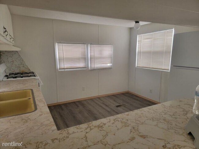 Building Photo - 2 br, 1 bath Mobile Home - 480 Wyona St