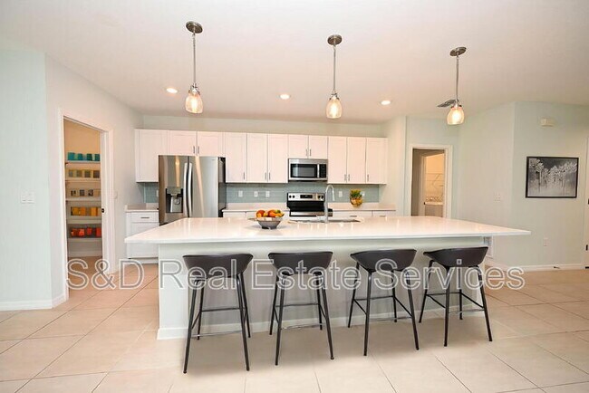 Building Photo - 2028 Rosewood Cir