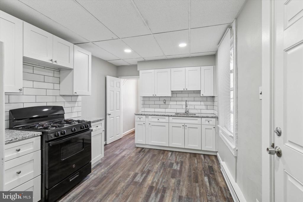 Foto principal - 326 E Airy St
