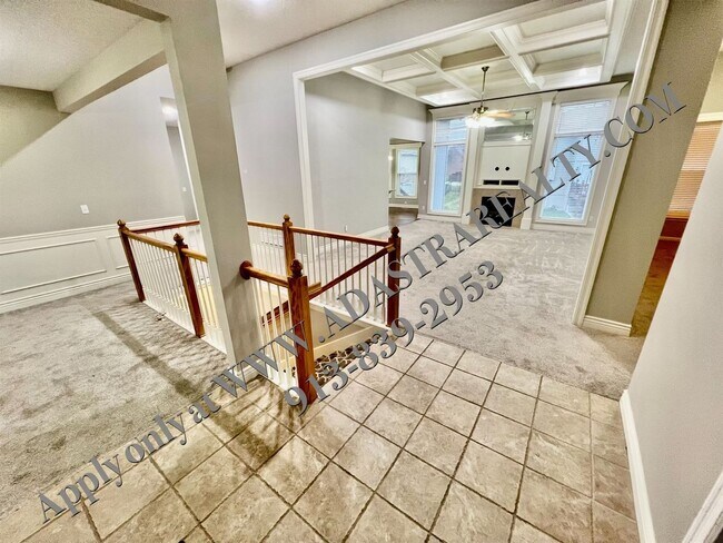 Foto del edificio - Beautiful 5 bed 4bathroom Ranch in Olathe-...