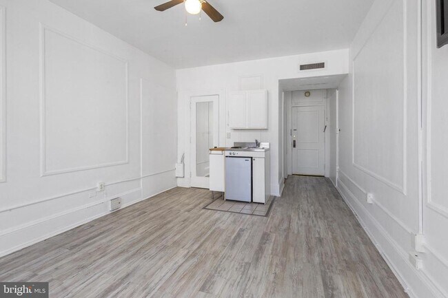 Building Photo - 1324 Locust St