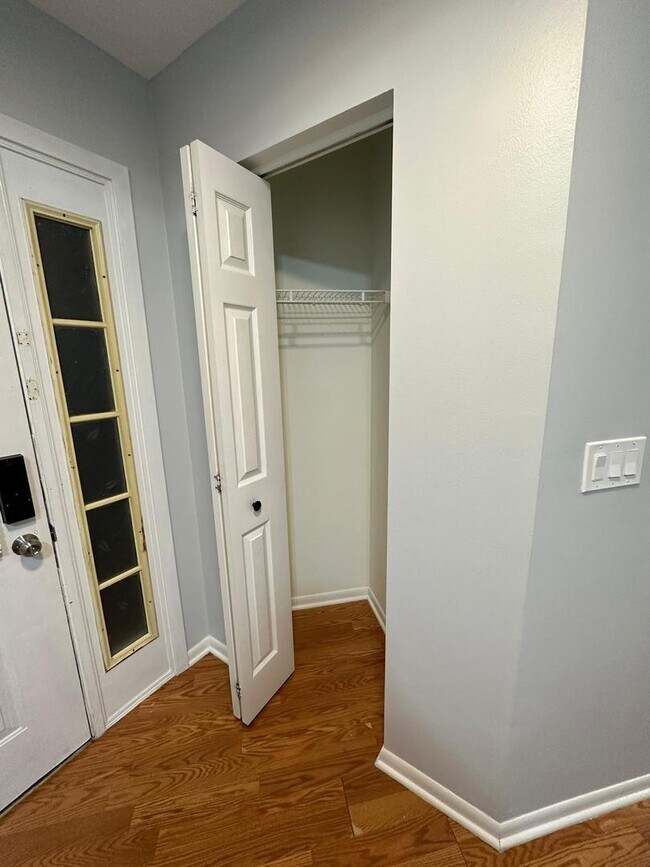 Foto del edificio - 1133 Cambria Ln N
