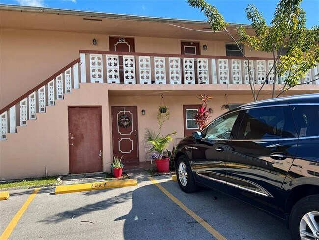 Building Photo - 7491 SW 10th Ct