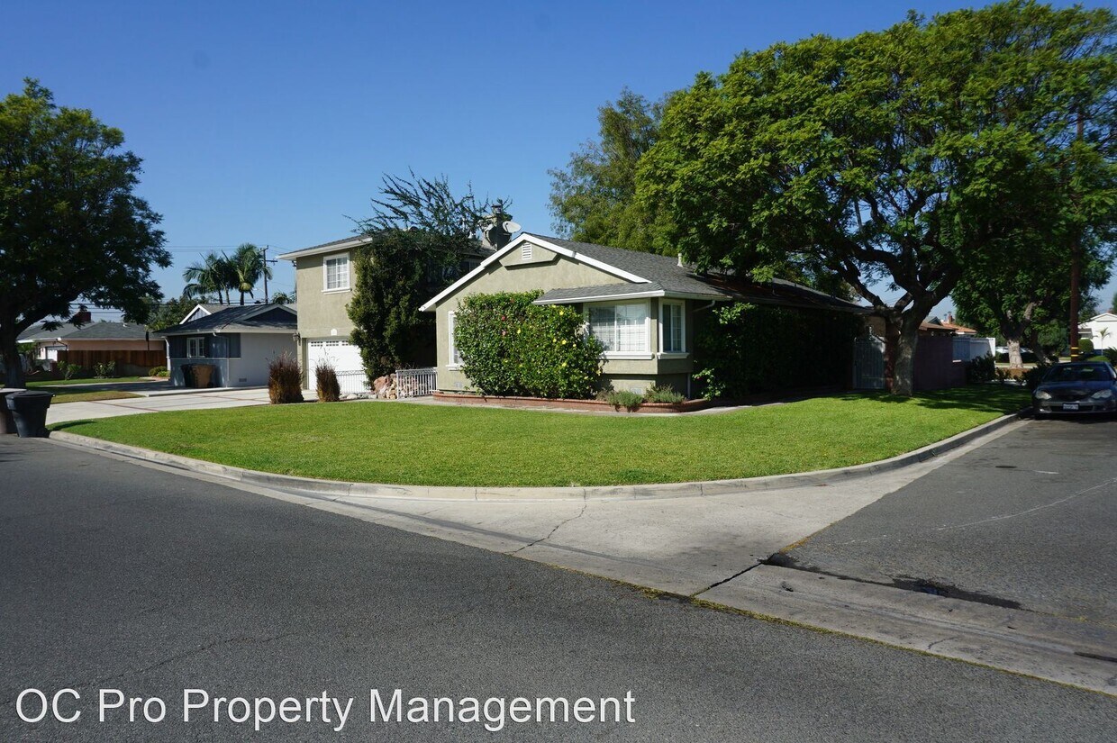 Primary Photo - 6 br, 3.5 bath House - 12031 Cliffwood Avenue
