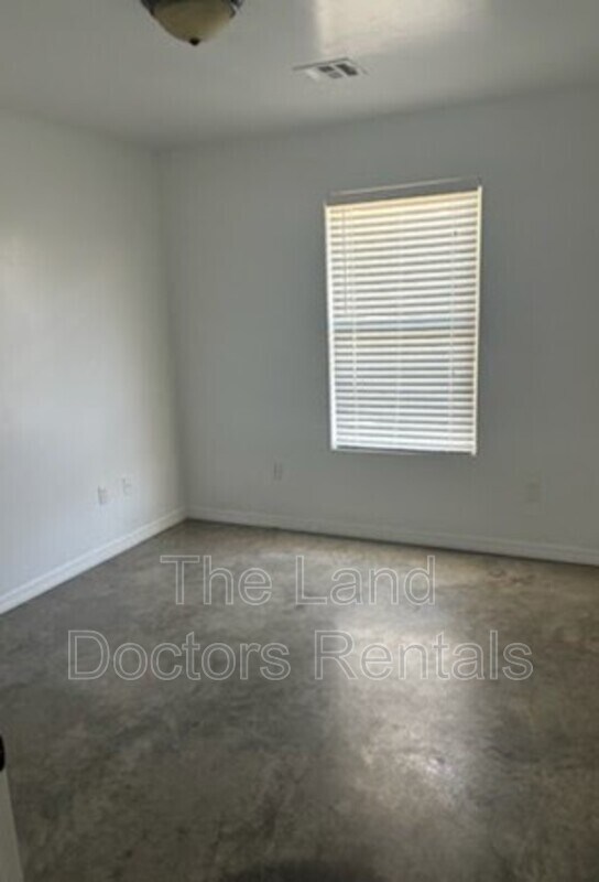 Foto del edificio - 18501 County Rd 1516