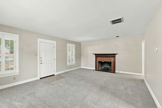 Building Photo - 2303 Kinney Rd