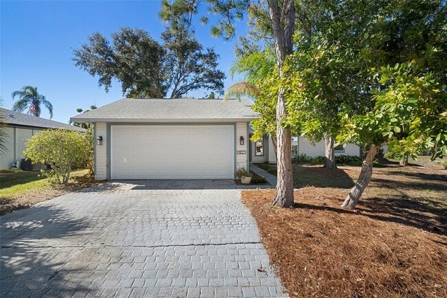 Foto del edificio - 402 72nd St NW