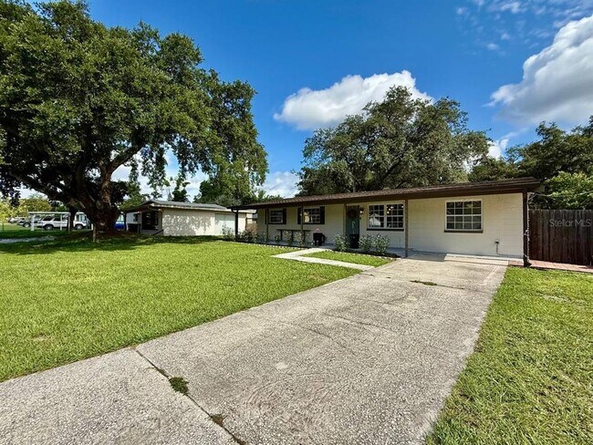 Building Photo - 801 W 114th Ave
