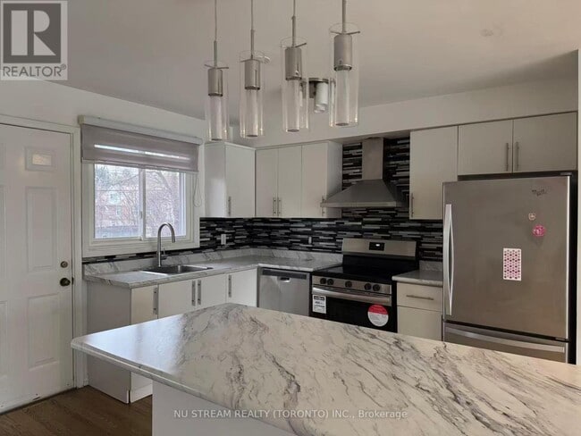 Building Photo - 16 Whitelock Crescent