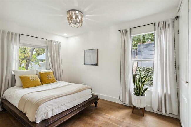 Foto del edificio - 1009 Vasquez St