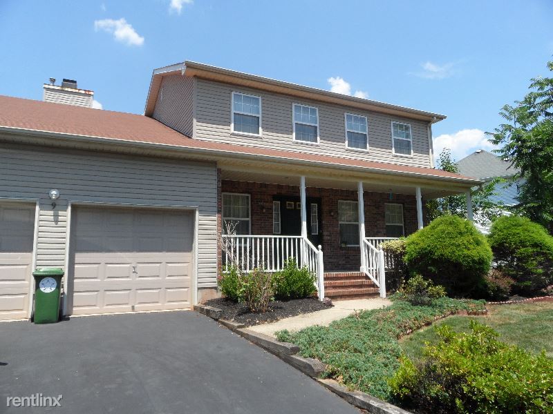 Primary Photo - 4 br, 2.5 bath House - 9 Lewis street