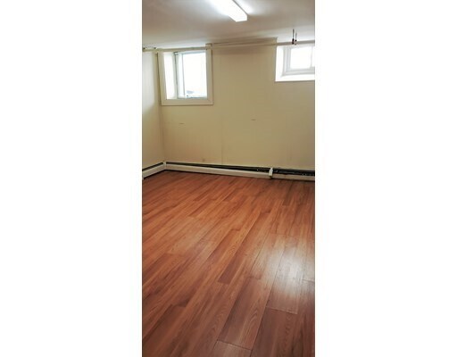 Building Photo - 116 Thorndike St