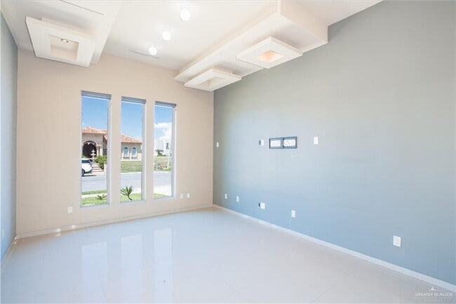 Building Photo - 4701 Sweetwater Ave