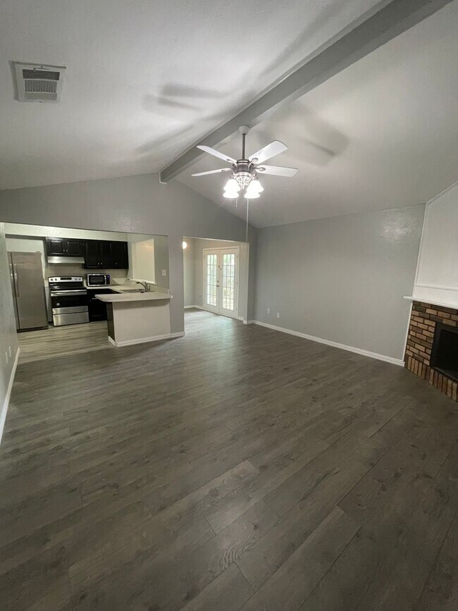 Building Photo - 3-bedroom, 2 bath, 2-car garage Available now