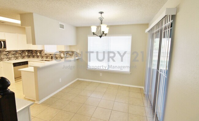 Building Photo - Spacious 2-Story 4/2.5/2 in Lancaster For Rent!