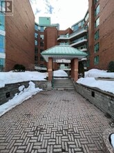 Building Photo - 550 Cambridge St S