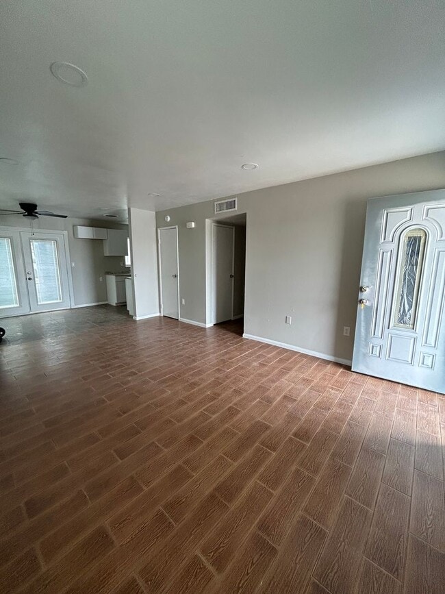 Building Photo - Newly remodeled house in Brawley