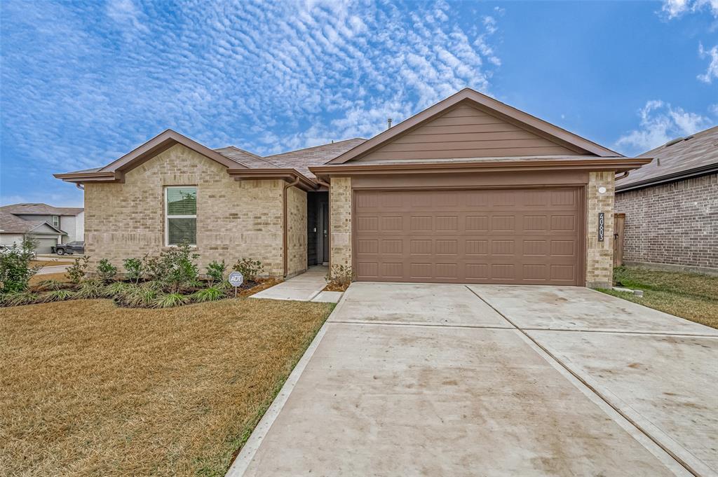 Foto principal - 40603 Pine Spruce Ln