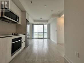 Building Photo - 5858 Yonge St