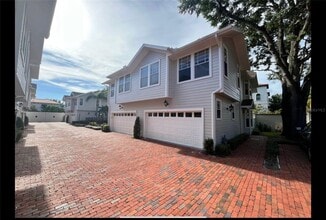 Building Photo - 2920 W El Prado Blvd