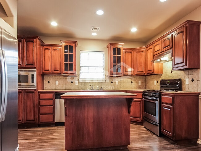 Foto del edificio - 10006 E 101st St N